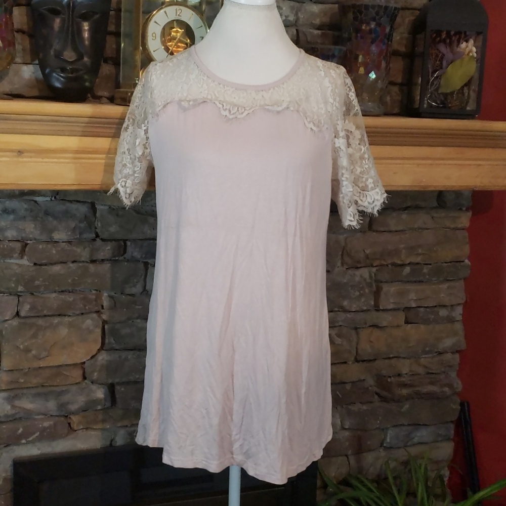 ⚡SALE⚡NWOT Silky lace Shoulder Top SZ XL